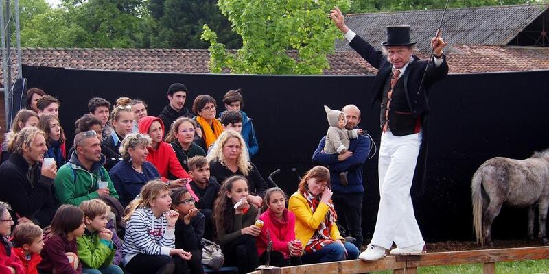 Sortie famille - Festival cirque et jazz aux é ...