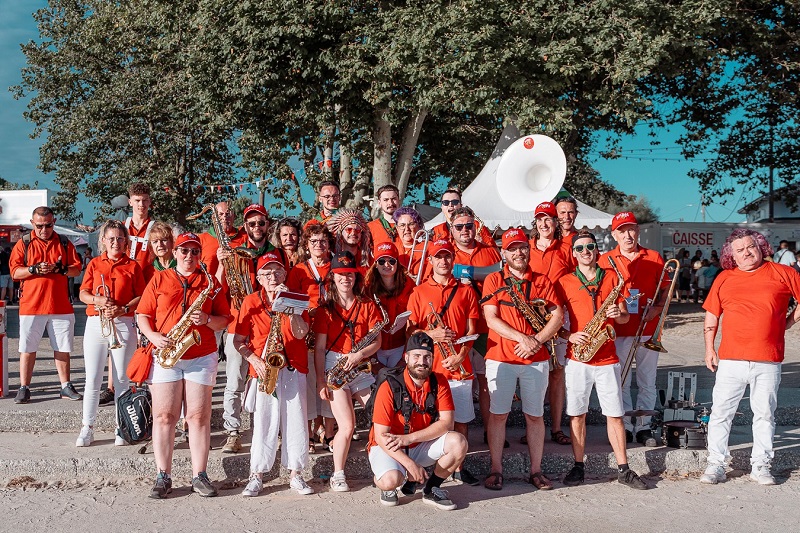 Déambulation de la Banda Los Gaujos