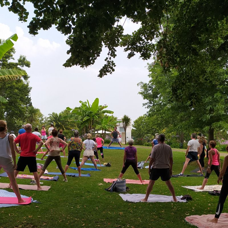 Cours de sport au Parc Mauresque : Yogalates