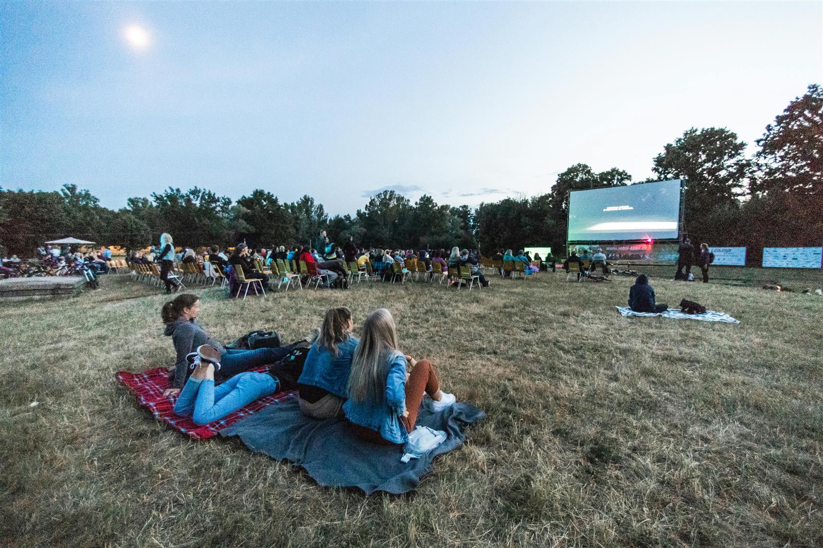 Cinéma Plein Air "Jurrasic World", Renaissance