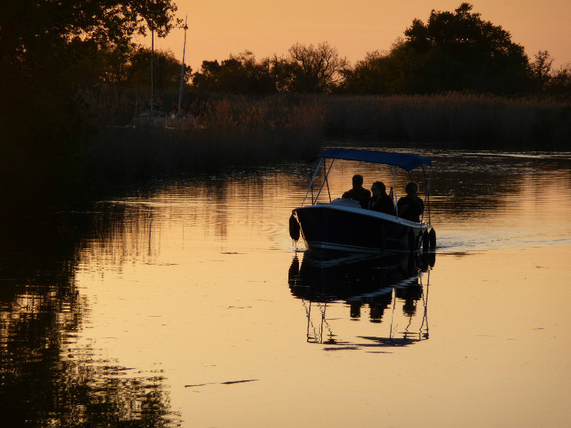 Bateau électrique sans permis : Sortie crépusc ...
