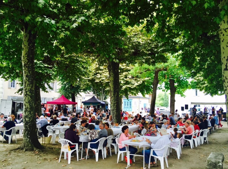 Vide-grenier et son marché gourmand