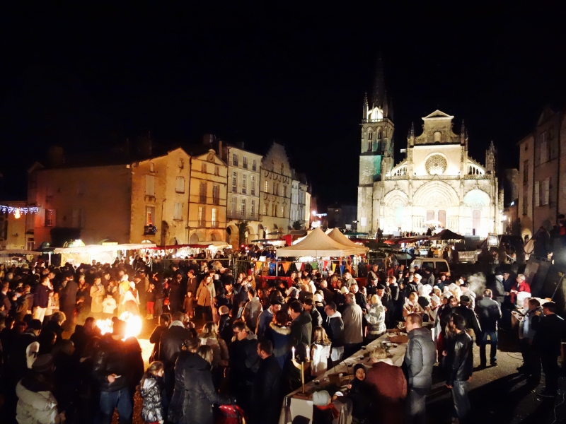 Marché de Noël de Bazas - Crédit: EF - OT du Bazadais | CC BY-NC-ND 4.0