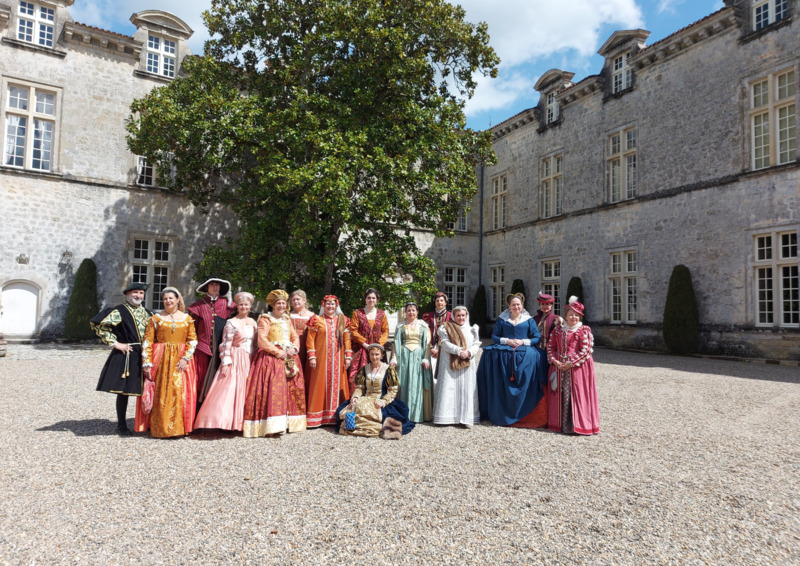 Animation en costume d’époque au Château Royal ...