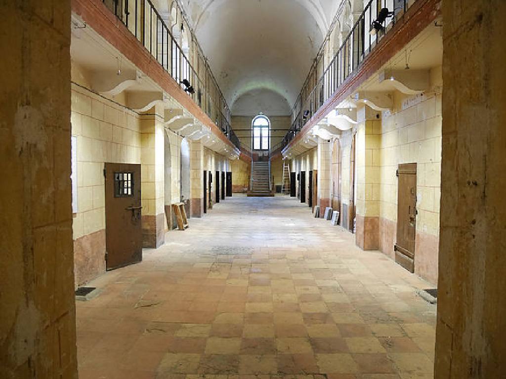 Visite guidée - L'ancienne prison et le quarti ...