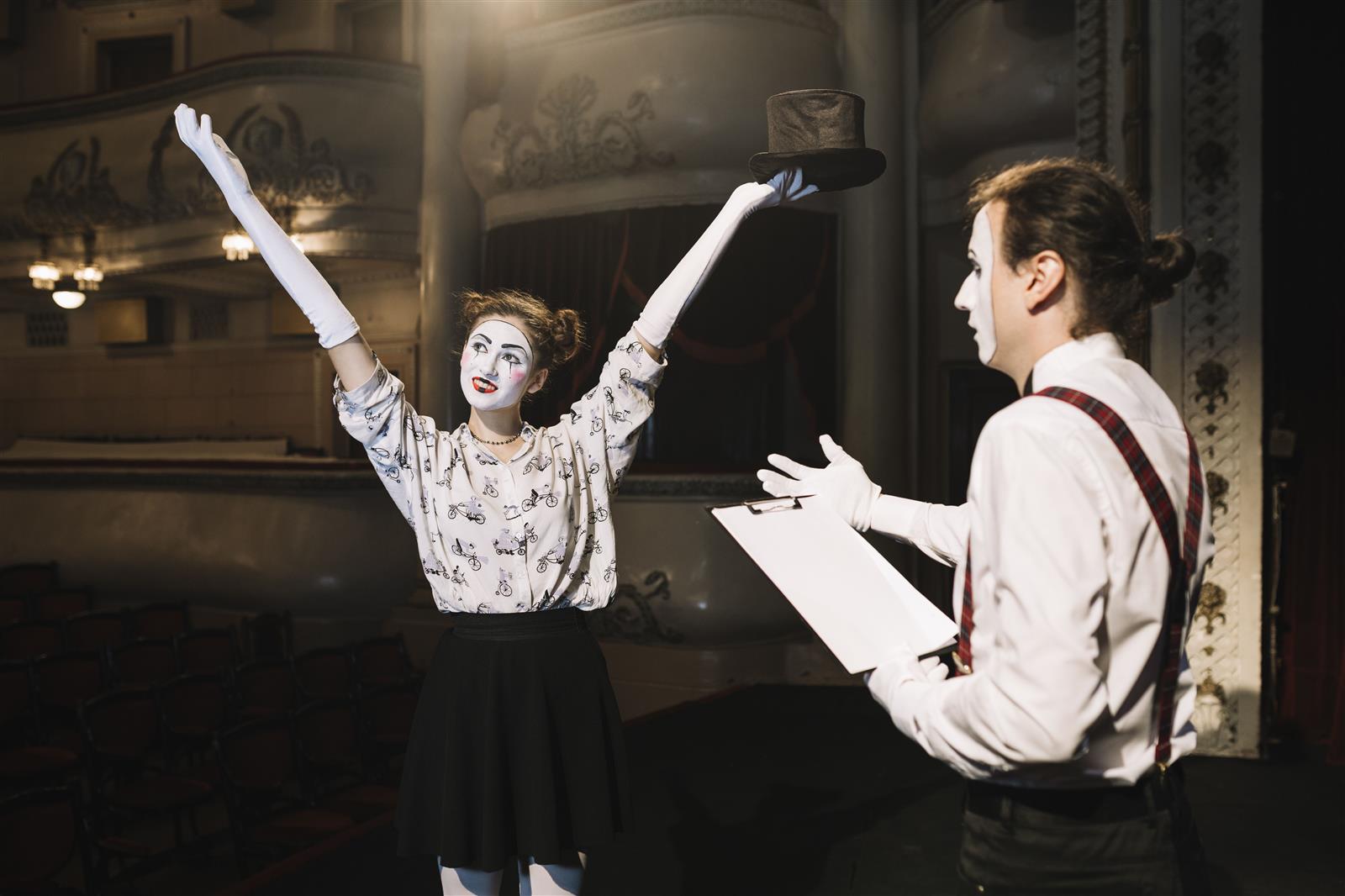 Pièce de théâtre : La colonie