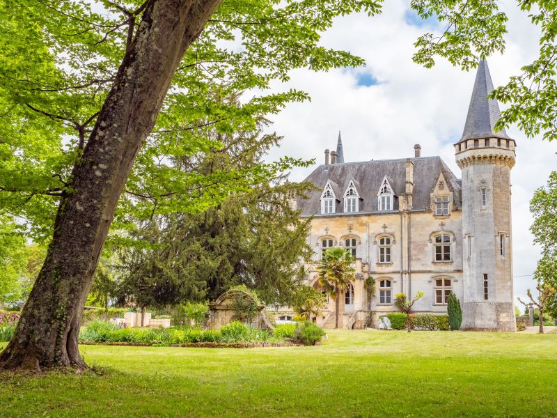 1856 – 2026 : 170 ans d'histoire du Château Bo ...