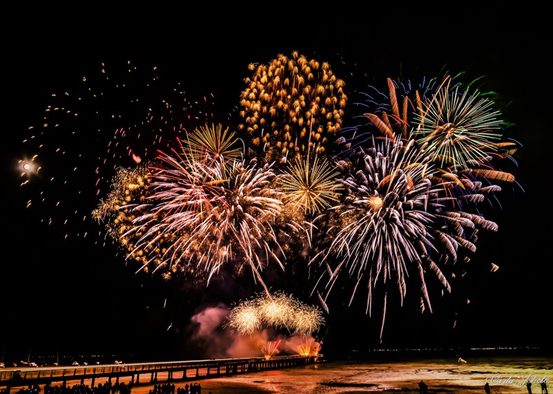 Feu d'artifice et concert du groupe Sandy Smoke