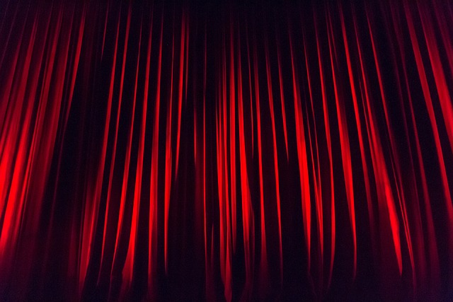THéâtre représentation de Previously par la Co ...