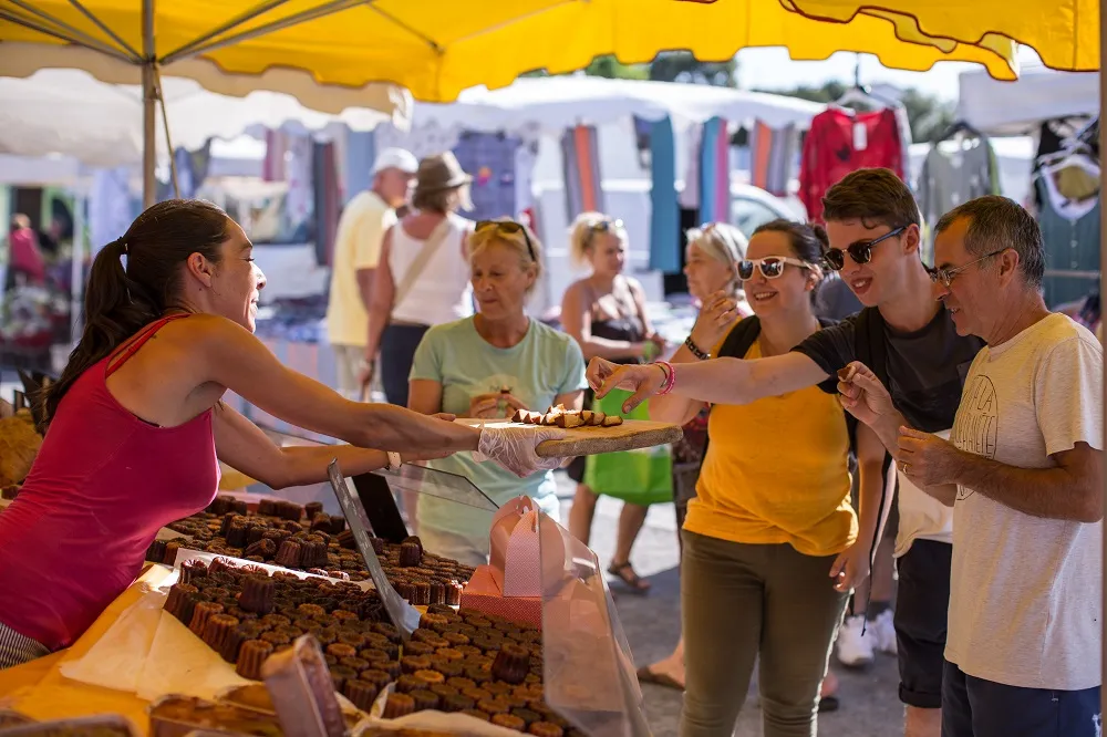 Marché de la ville - Crédit: ©Kévin Biette | CC BY-NC-ND 4.0