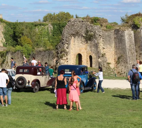 Exposition de voitures anciennes (Journées Européennes du patrimoine)