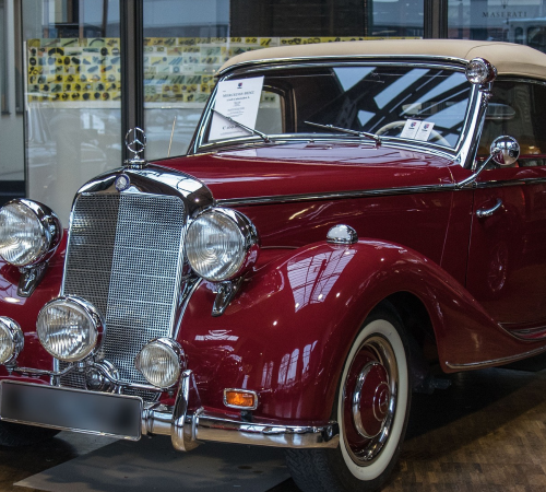 Rassemblement de passionnés du patrimoine automobile