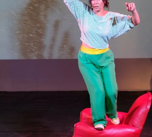 Théâtre-dessiné La fille du fauteuil par la Compagnie Imagine