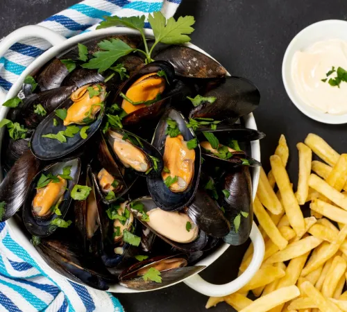 Concours de belote et repas moules-frites par le Comité des fêtes