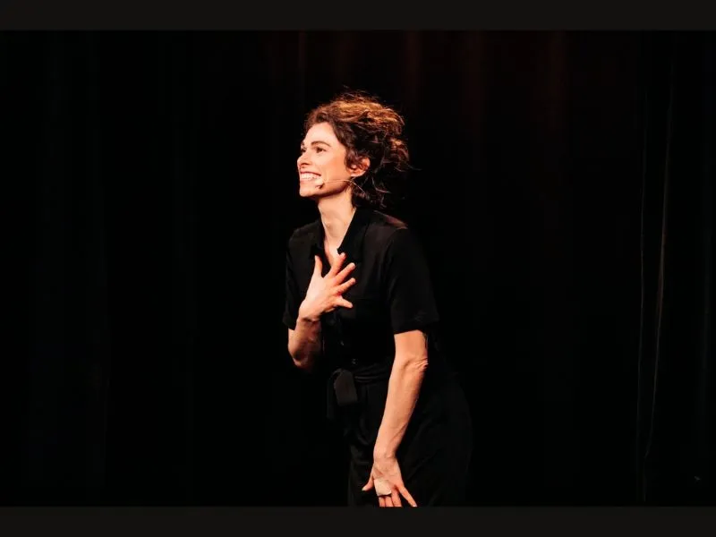 Humour : Lisa Perrio ... - Crédit: ©HELENE-PAMBRUN | CC BY-NC-ND 4.0