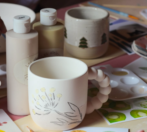 Atelier peinture sur Céramique avec Justine - La Cabane Blanche