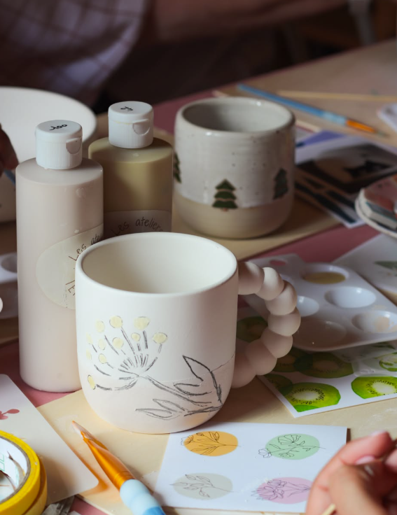 Atelier peinture sur Céramique avec Justine - La Cabane Blanche