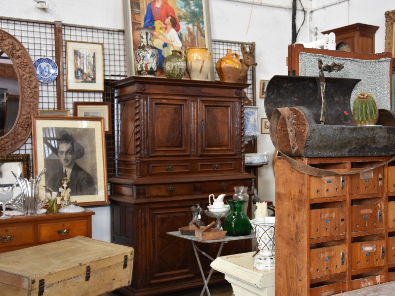 Antiquités, Brocante et Vide-grenier à Bourg