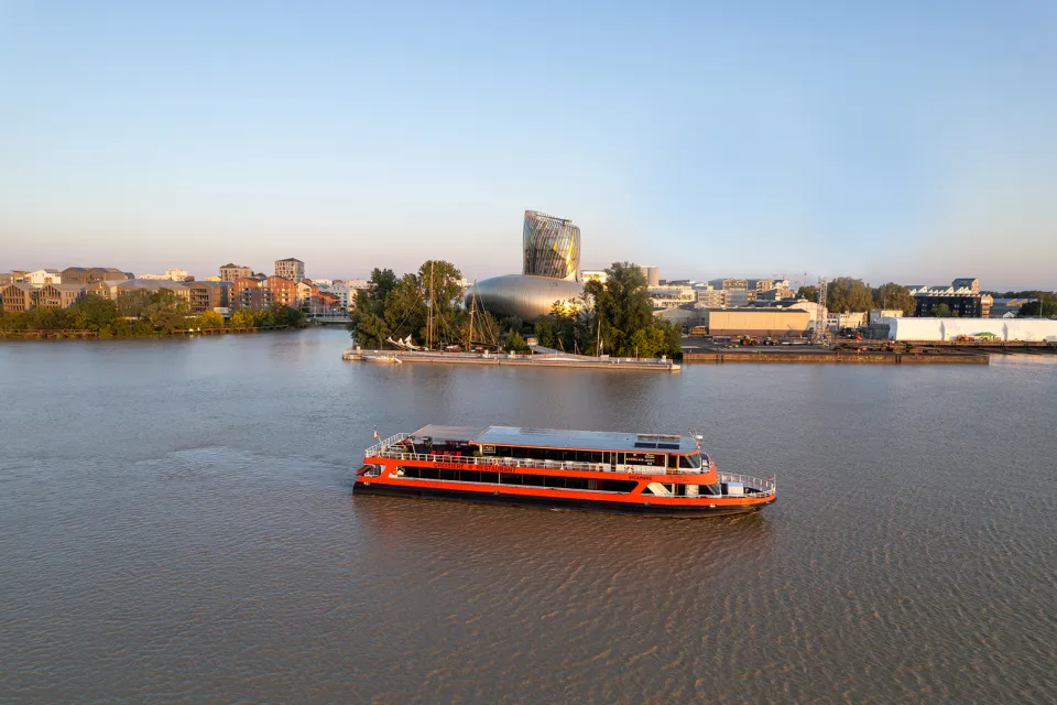 Les Bateaux Bordelais