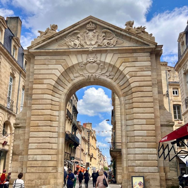Porte Dijeaux