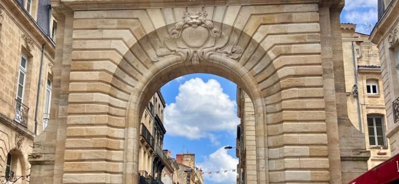 Porte Dijeaux