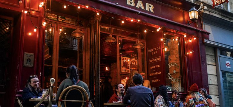 VINTAGE BAR