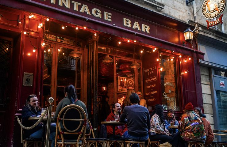 VINTAGE BAR