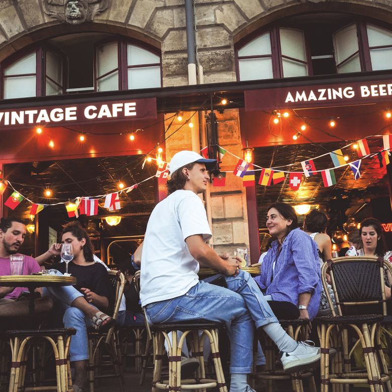 VINTAGE CAFÉ