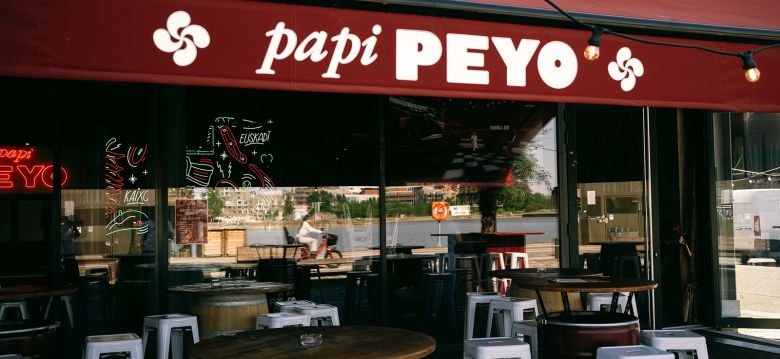 PAPI PEYO