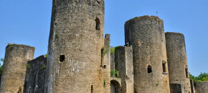 Château de Villandraut