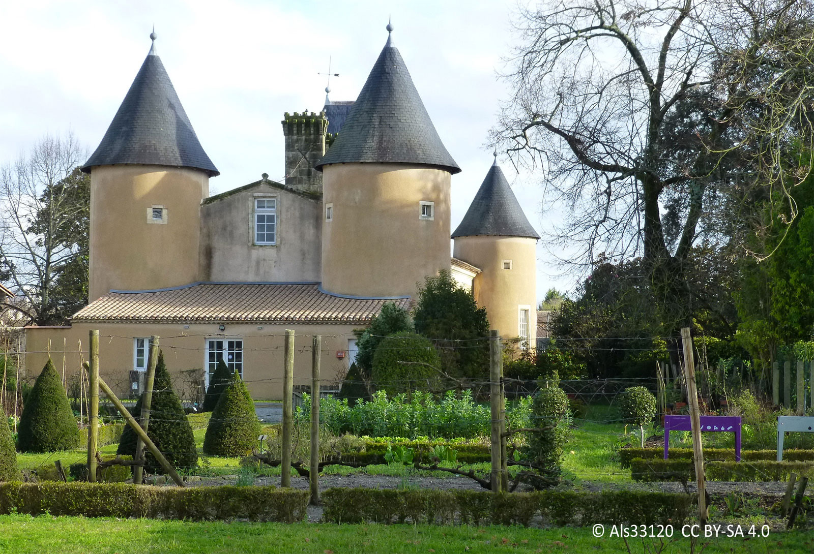 Centre d'art contemporain - Lescombes Castle