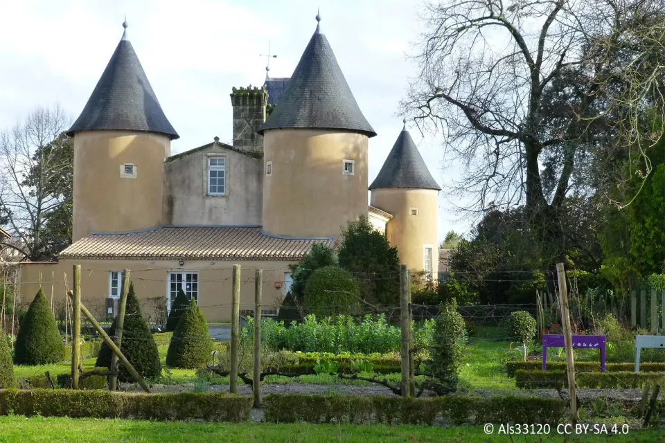 Centre d'art contemporain - Lescombes Castle