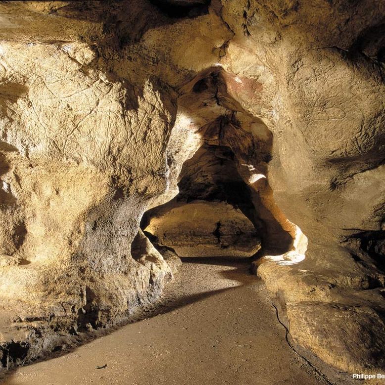 Grotte de Pair non Pair