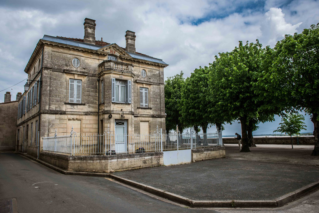 Le port des décorations - UNC de Bourg en Gironde