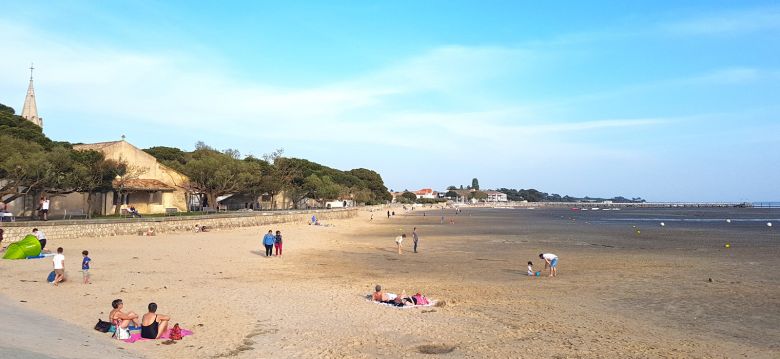 Port Ostréicole d'Andernos beach