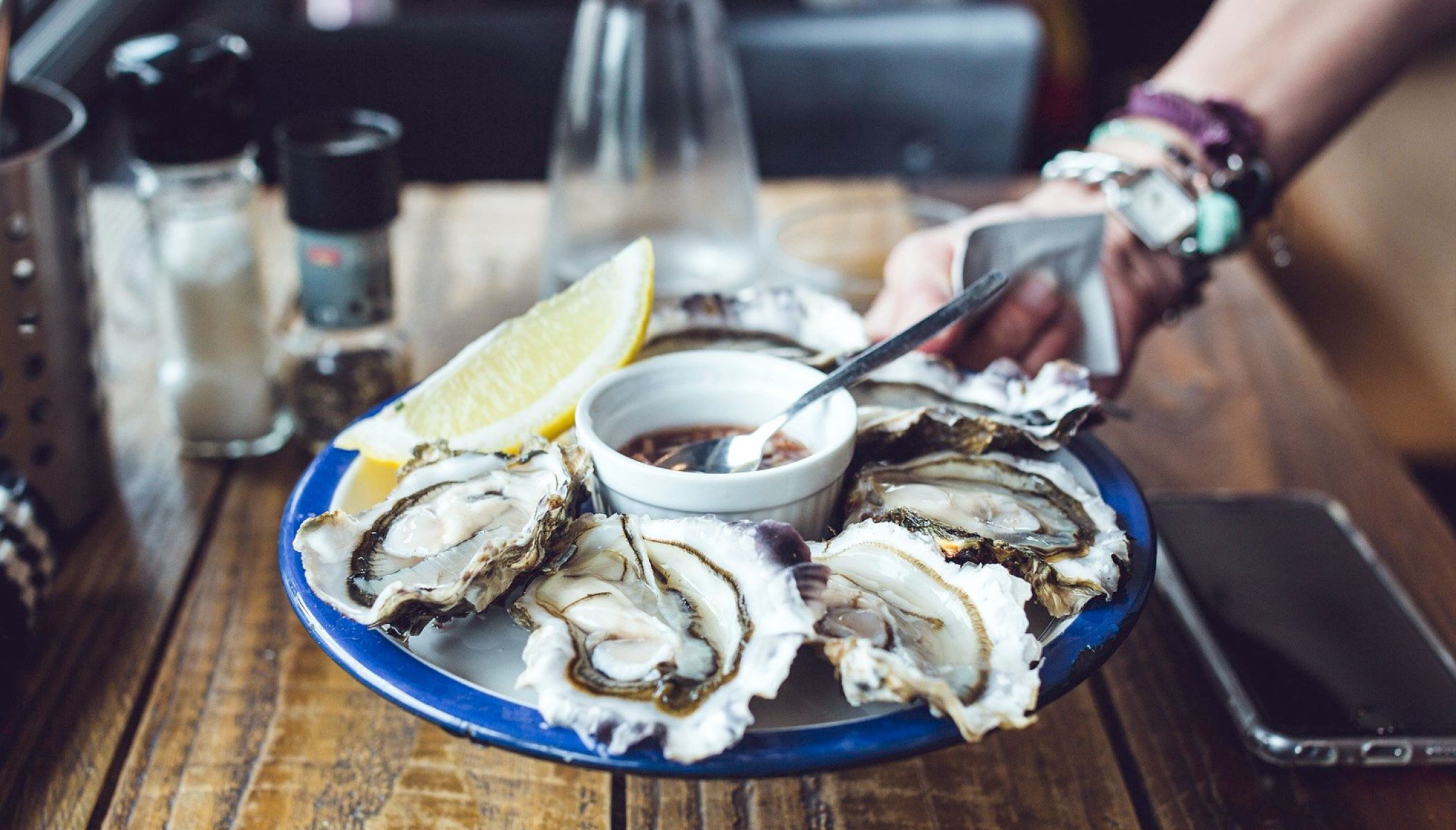 Les huîtres du bassin d’Arcachon, du Cap Ferret et du Médoc à votre table !