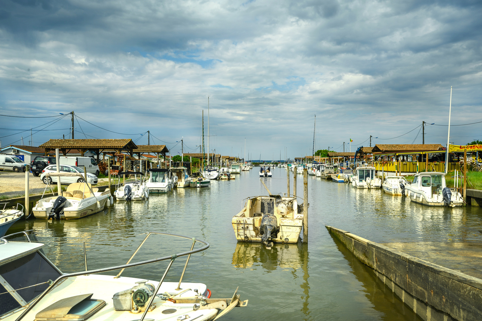 Visit Andernos-les-Bains and its oyster ports