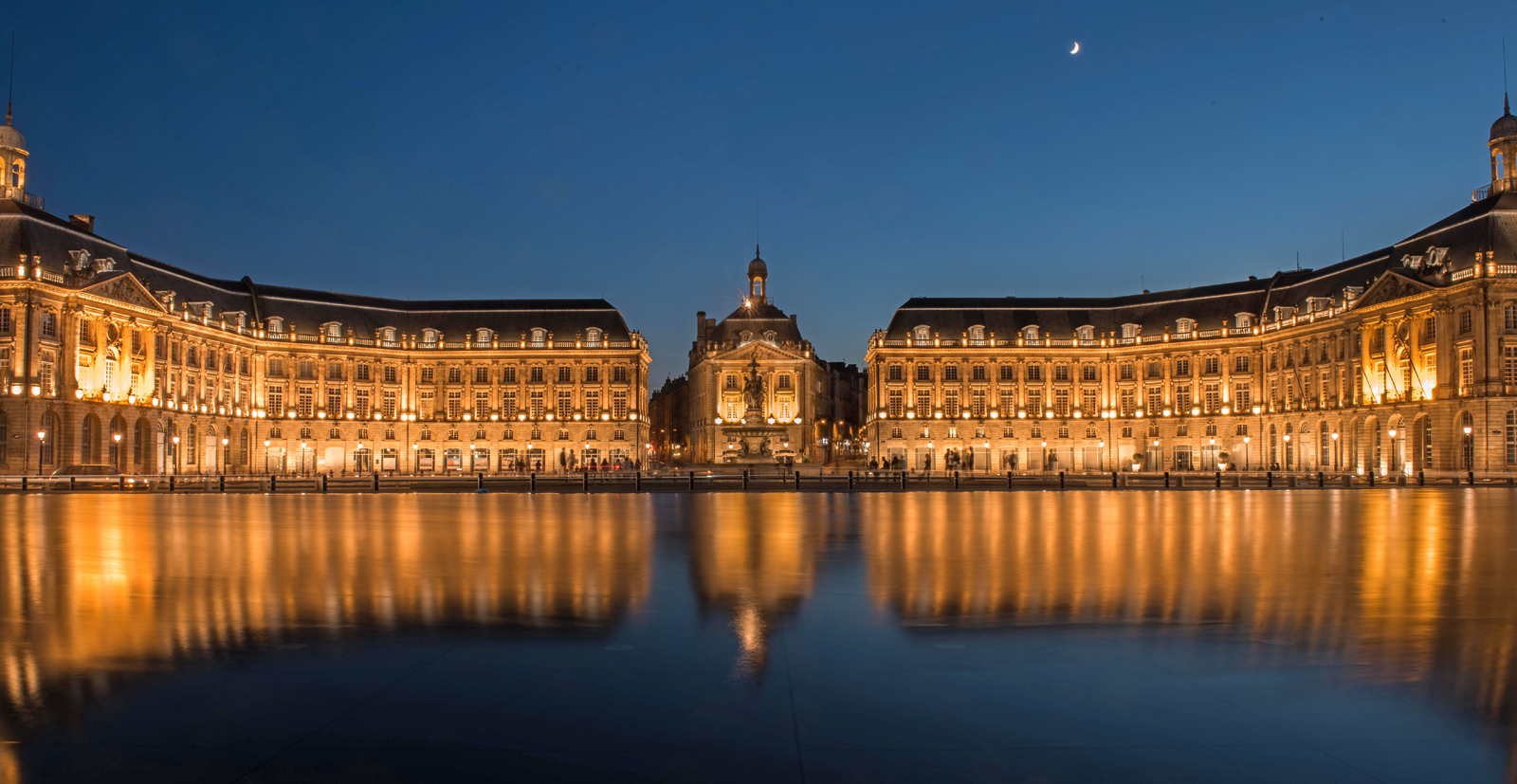 Visiter Bordeaux de nuit : une balade dépaysan ...