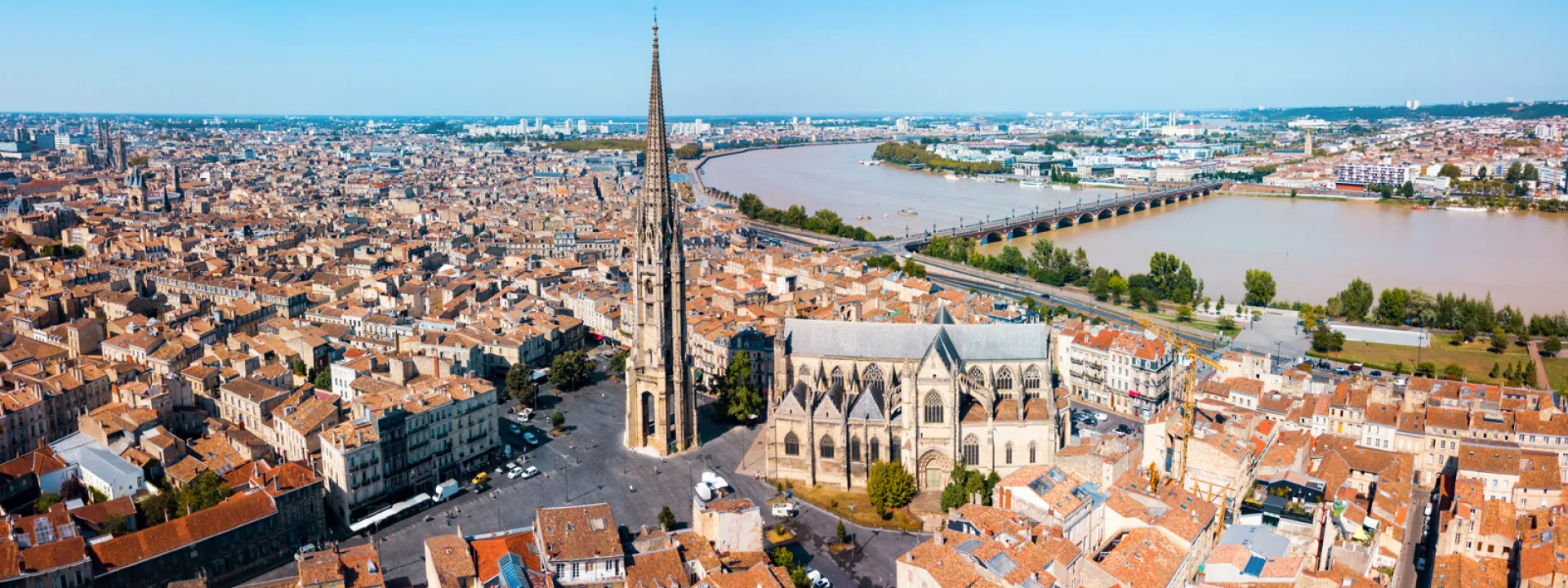 Balade urbaine aux Capucins : "Voyage dans le cœur battant de Bordeaux"
