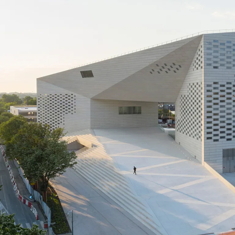 L’Art Contemporain à Bordeaux : Visitez le FRA ...