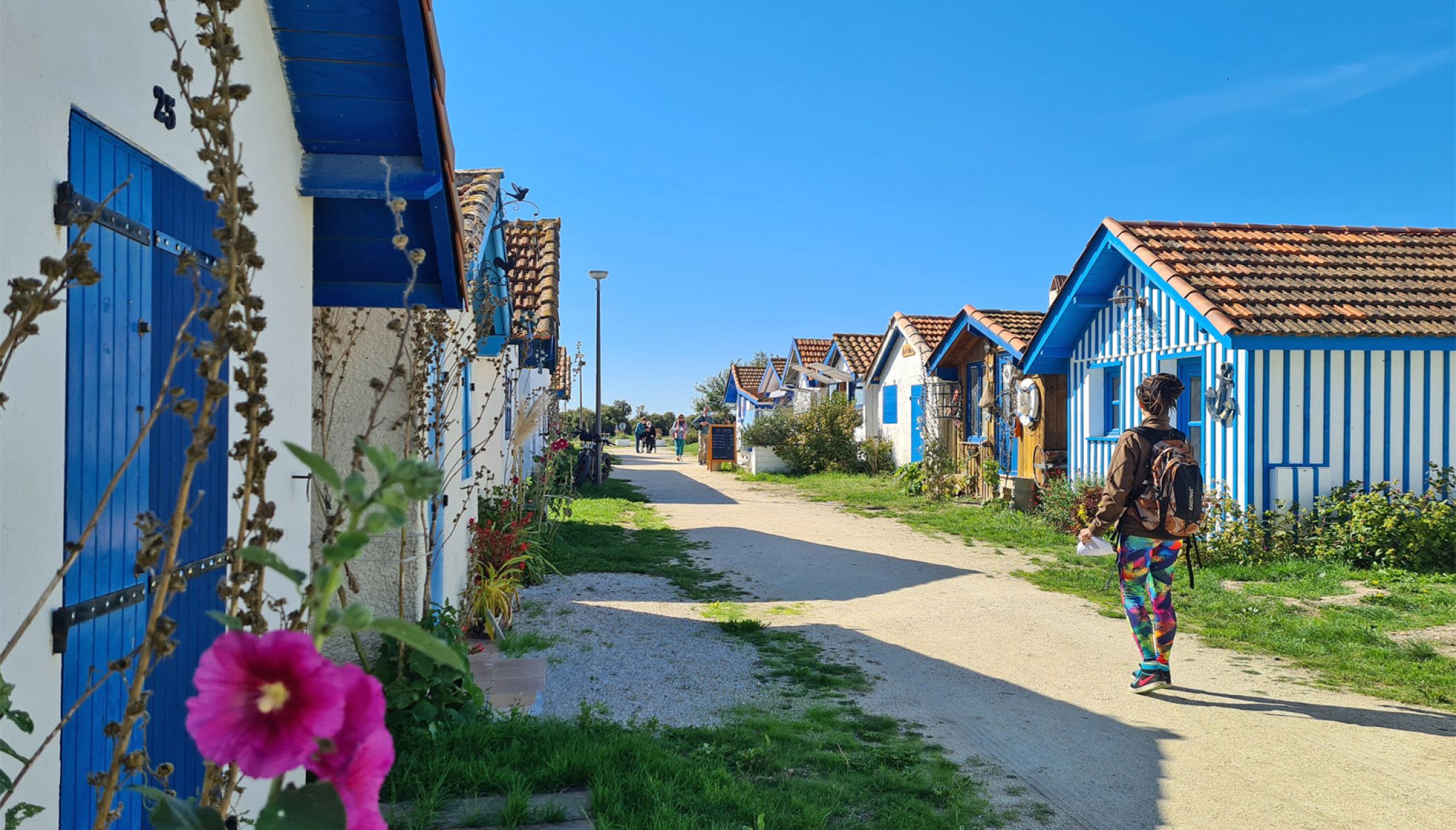 Randonnée en Médoc : Le Port pittoresque de Talais, ses cabanes, artisans et huîtres