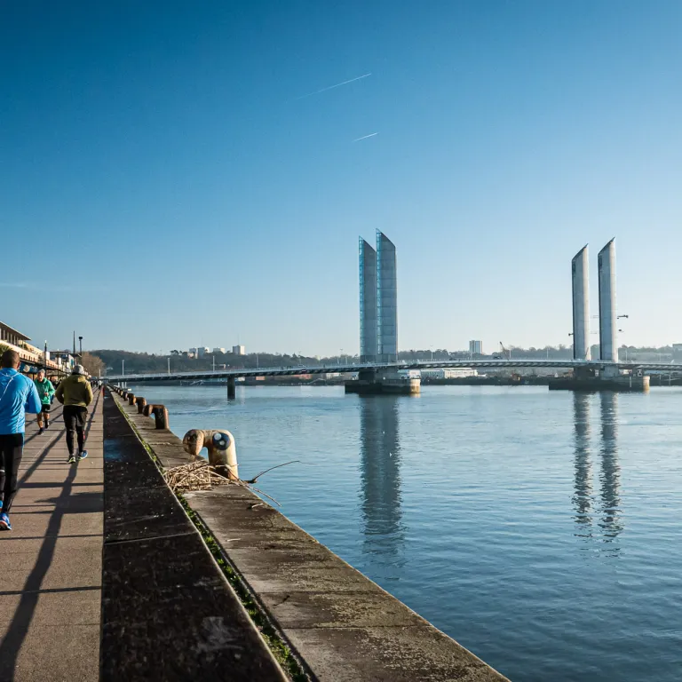 Balade incontournable à Bordeaux : le Tour des ...