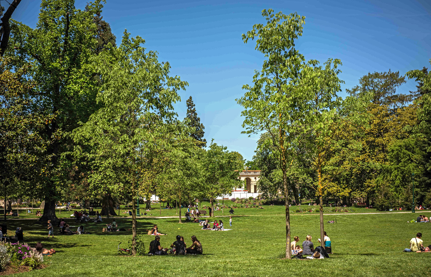 The parks and gardens of Bordeaux, nature in t ...