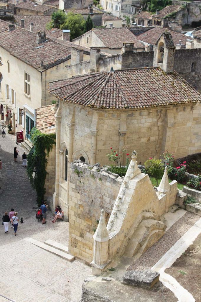 Léglise monolithe et les catacombes de Saint-Emilion