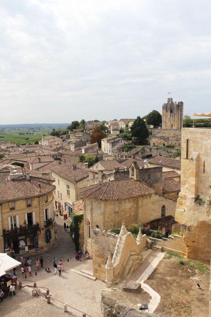 Léglise monolithe et les catacombes de Saint-Emilion