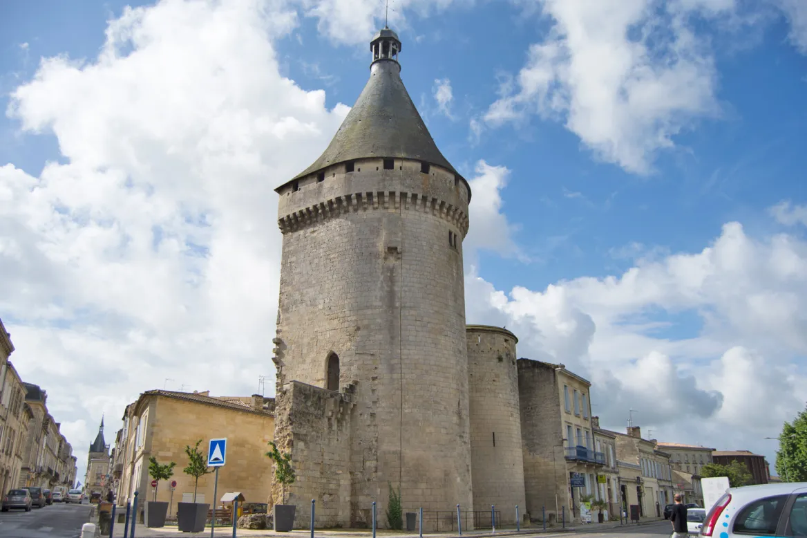 gate of the port of libourne