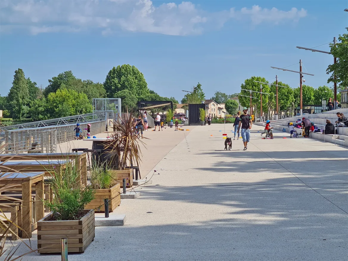 Les quais de Bordeaux