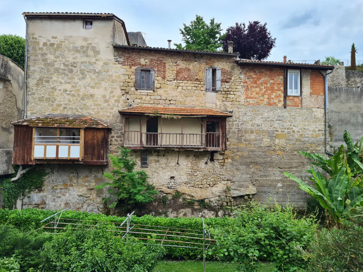 Marmory district