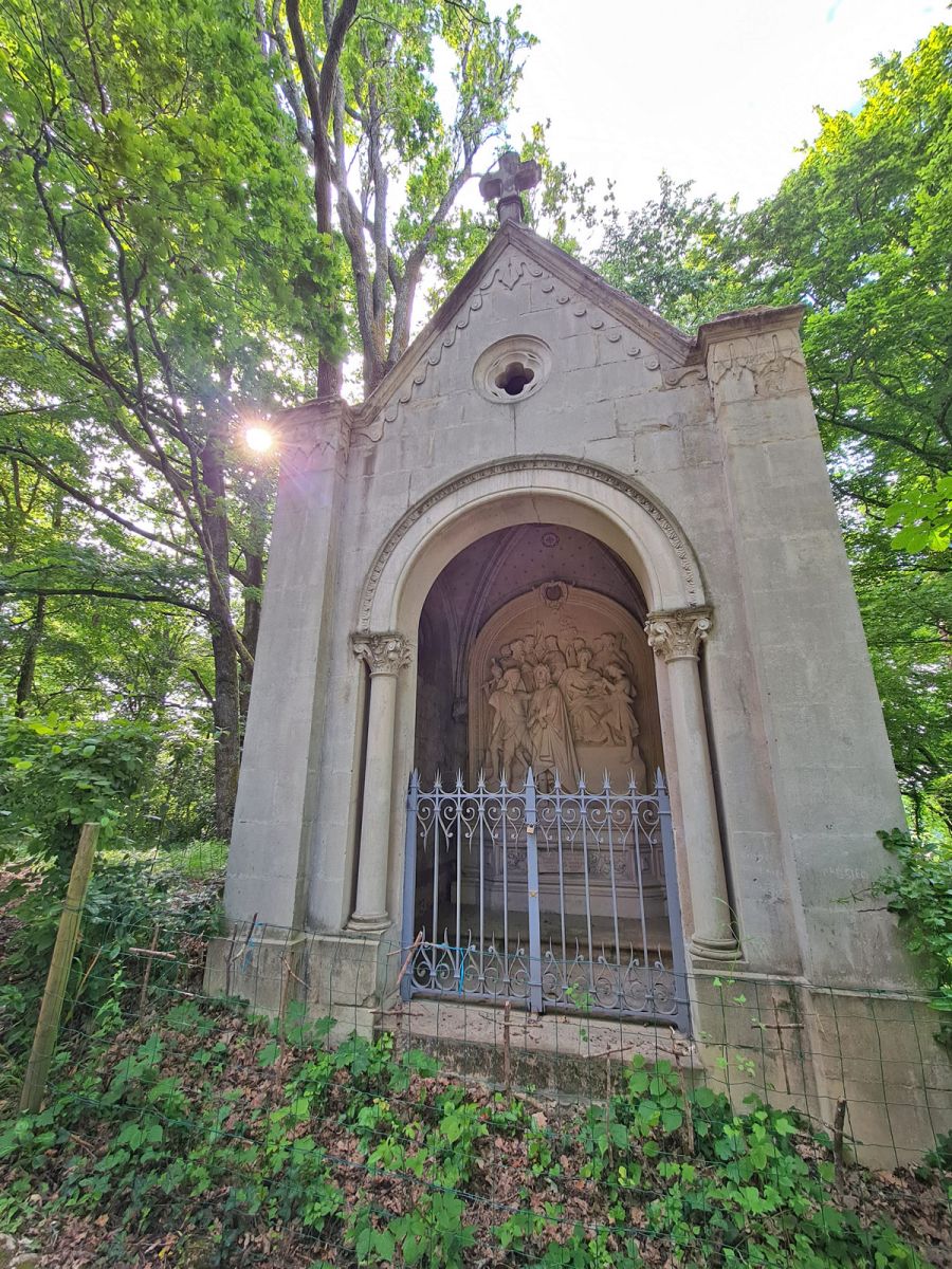 Verdelais chapel altar