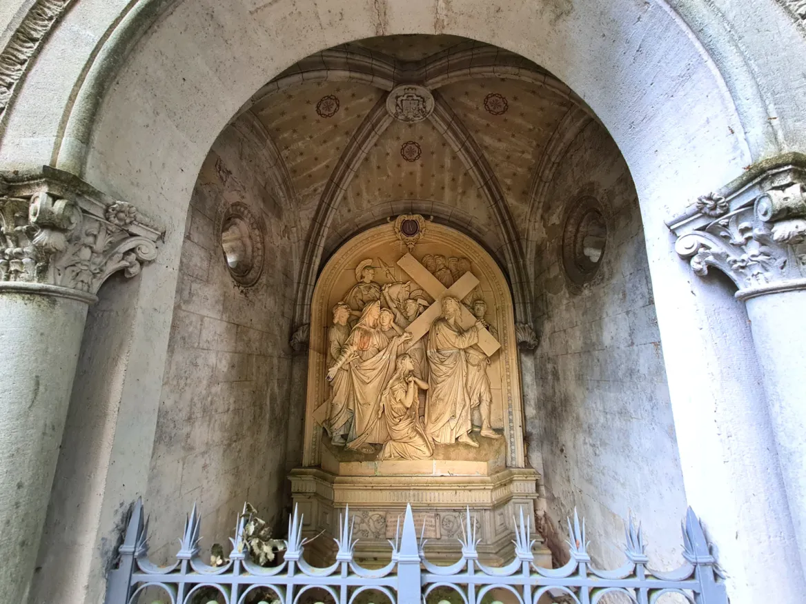 Verdelais chapel altar